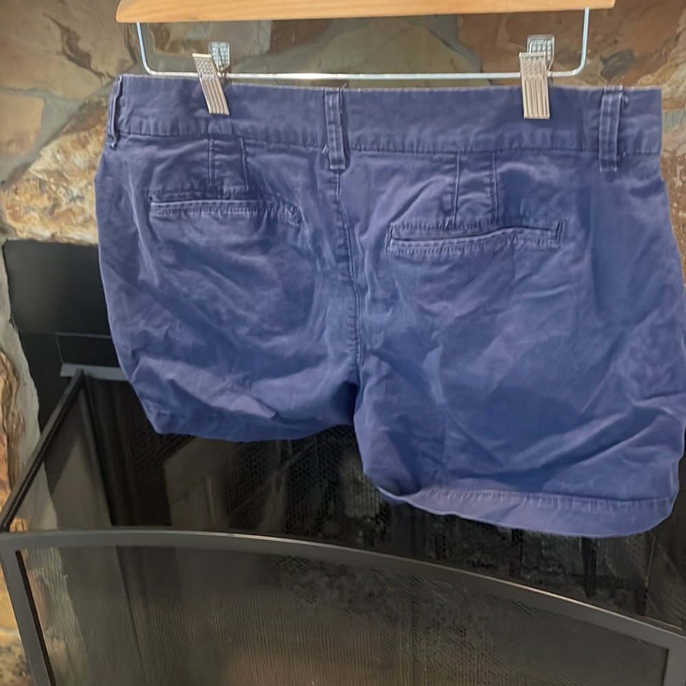 Old Navy Regular Standard Shorts - Picture 3 of 4